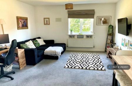 2 bedroom flat to rent - Photo 2