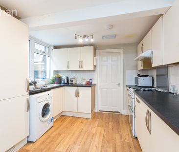 5 bedroom terraced house to rent - Photo 4