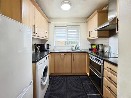 Caravel Close, Chafford Hundred, Grays, RM16 - Photo 4