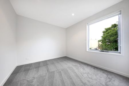 5 Sunhill Court, St Kilda East VIC 3183 - Townhouse For Rent | Domain - Photo 4