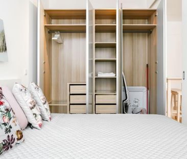 Einziehen & Wohlfühlen – vollmöblierte Neubauwohnung mit Top-Aussta... - Photo 5