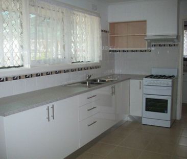 CENTRAL LOCATION SPRINGVALE - Photo 3