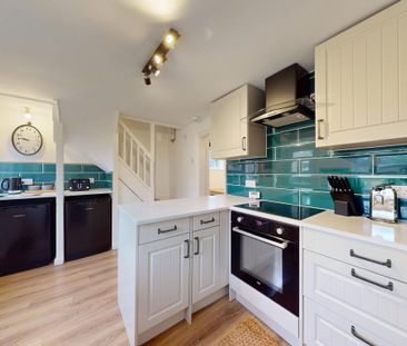 3 bedroom end of terrace house to rent - Photo 1