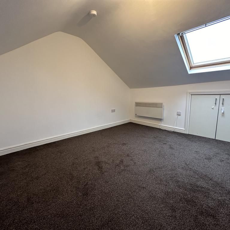 2 bedroom maisonette to rent - Photo 1