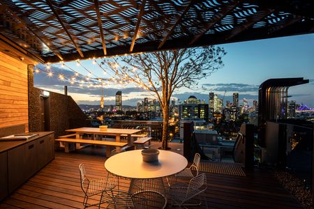 Valencia Residences - Photo 5