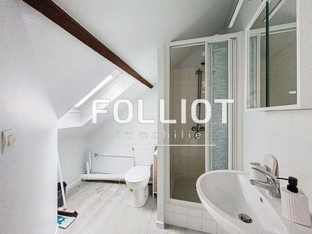 Charmant T2 meubl� sous les combles � deux pas du ch�teau - Photo 5