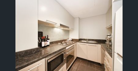 Elegant contemporary home in an exceptional lifestyle location - Photo 5