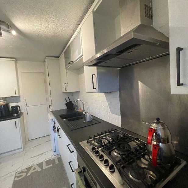 Manchester Road, Canary Wharf, London, United Kingdom, E14 - Photo 1