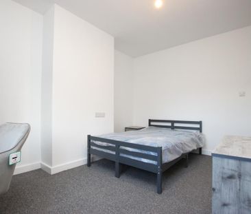 1 bedroom in a house share to rent - Photo 4