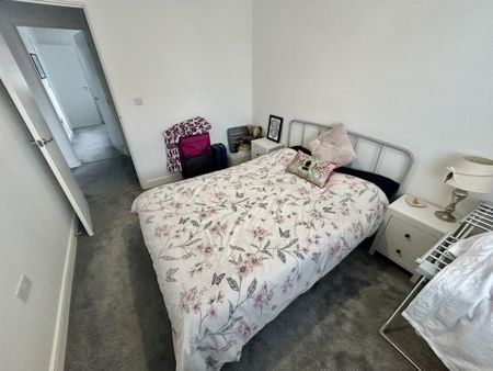 3 bedroom semi-detached house to rent - Photo 3