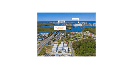 Hamptons-Inspired Villa - Photo 4