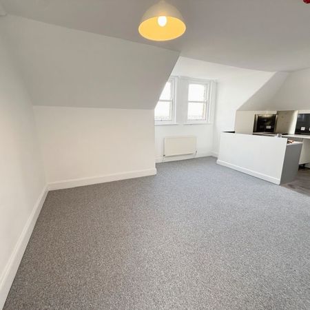 Studio Flat, Grand Avenue, Hove - Photo 5