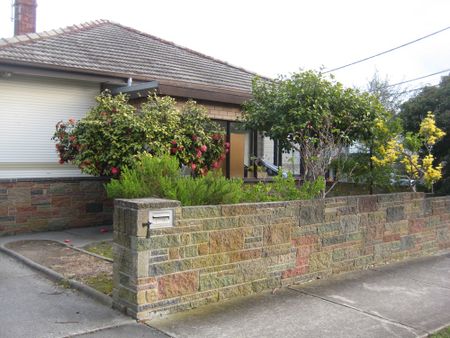 6-bedroom shared house, Delany Avenue - Photo 2