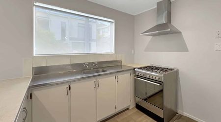 SPRINGVALE - 2 BEDROOMS - Photo 4