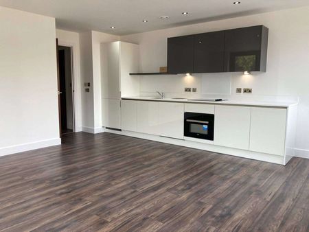 Unfurnished Two Double Bedroom Apartment located on the 1st floor of The Quadrant development - Photo 5