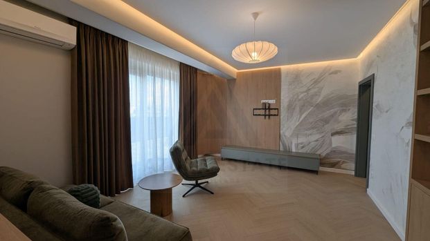Închiriază Apartament 3 camere Trei Stejari - Photo 1