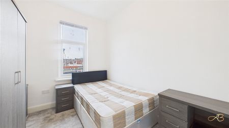 Room 2 - Photo 4