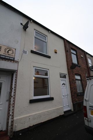 2 bedroom terraced house to rent - Photo 2