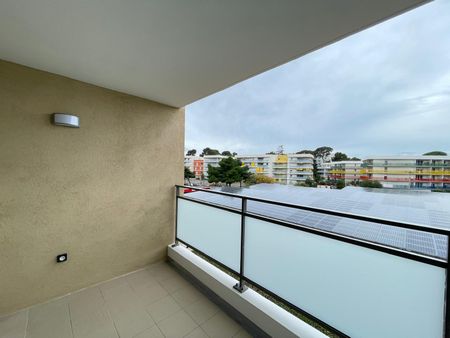 Location Appartement 2 pièces 40m² MARSEILLE 13ème - Photo 5