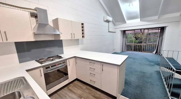 The Convenience of Kingsland... - Photo 1