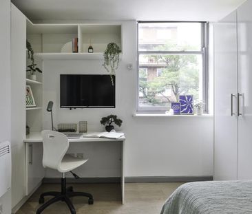 1 bedroom in a flat share to rent - Photo 3