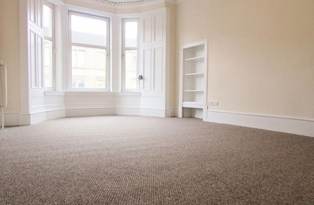 3 Bed Flat - Photo 1