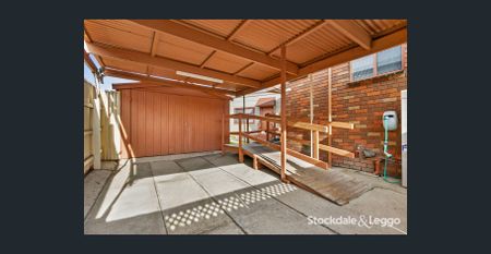 Bungalow for a 4th bedroom, teenage retreat or storage! - Photo 4