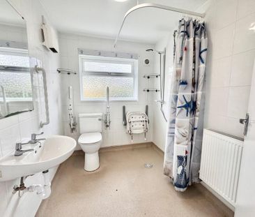 2 bedroom end of terrace house to rent - Photo 4