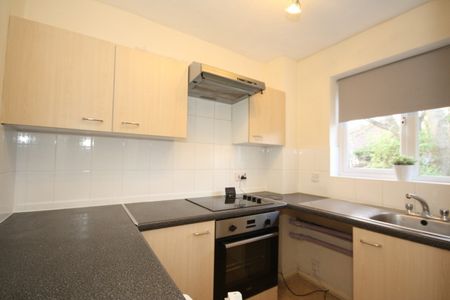 Hawkswell Walk, Woking - Photo 2