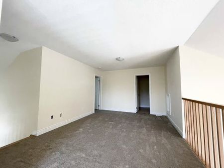 For Lease - 1 Palmira Drive, Georgina, Ontario - Photo 4