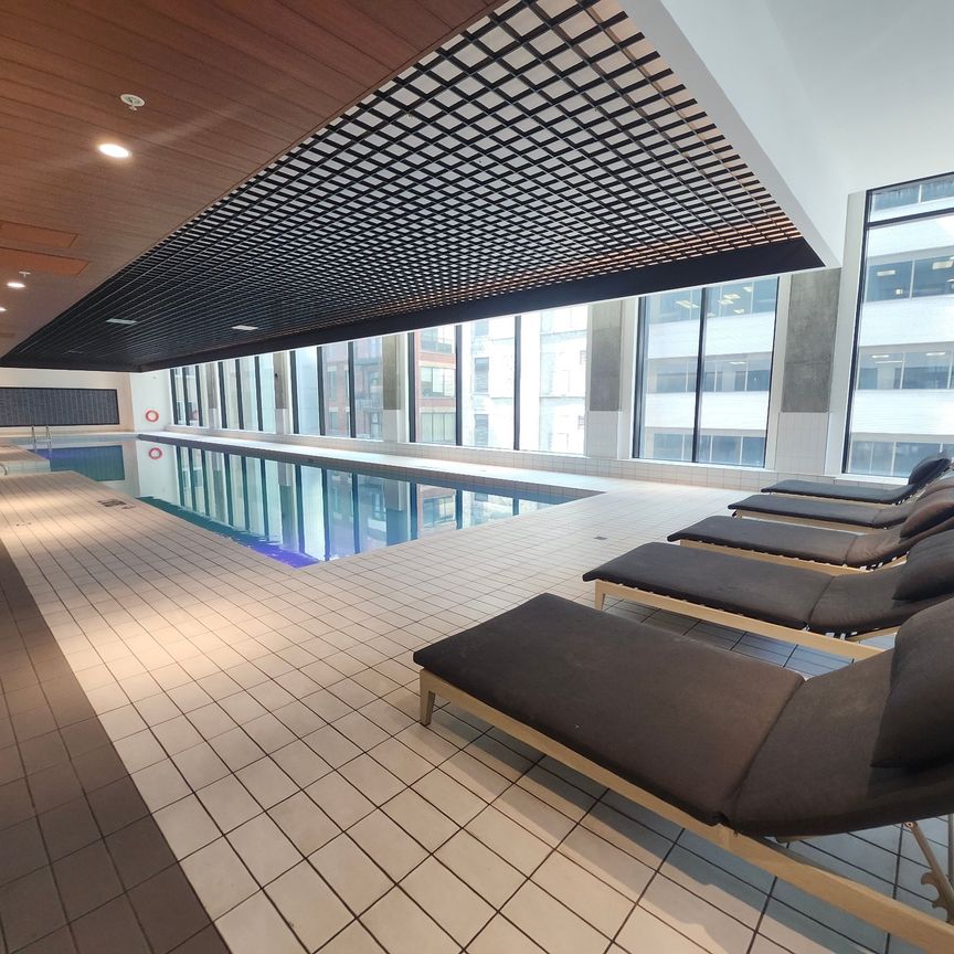 1210 Rue Jeanne Mance, Montréal (Ville-Marie), QC H2X - Photo 1