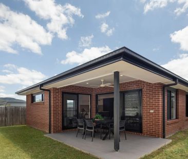 SINGLE LEVEL FAMILY HOME - Photo 3