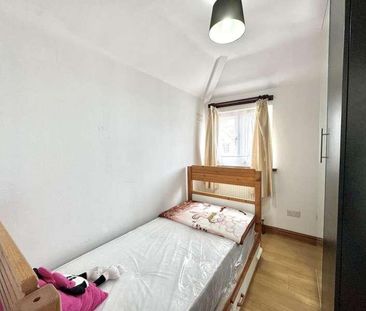 Orchard Avenue, Hounslow, TW5 - Photo 3