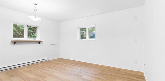 Appartement 1 CC en semi sous-sol //DISPONIBLE DÈS MAINTENANT - Photo 2