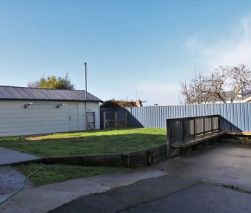 Large Family Home in Prime Location - Photo 5