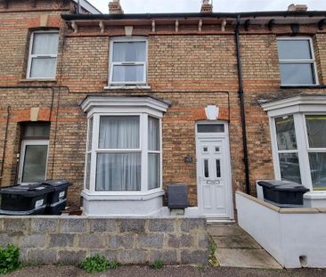 3 bedroom terraced house to rent - Photo 6