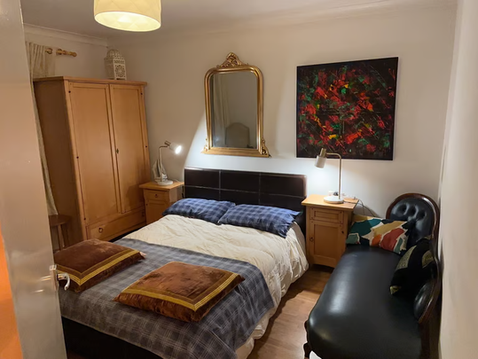 1 bedroom in a flat share to rent - Photo 1