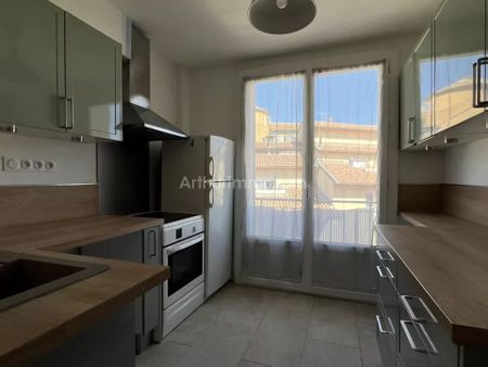 Location Appartement 4 pièces 81 m2 à Manosque - Photo 4