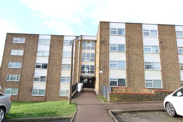 Burfield Court -ed - Wigmore - Refurbished Bed, LU2 - Photo 1