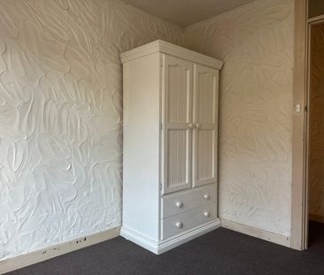 Cozy 2 Bedroom Unit - Walking distance to Glenelg Beach - Photo 2