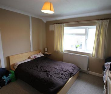 4 bedroom terraced house to rent - Photo 3