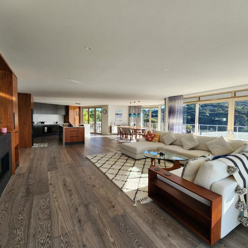 Luxurious Fully Furnished Beachside Home with ... - Photo 1