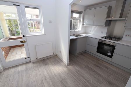 Lakeland Crescent, Bury - Photo 3