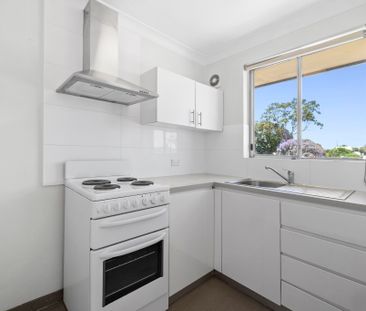 STUDIO APARTMENT WITH PARKING & BALCONY - Photo 5