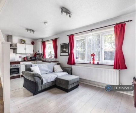 1 bedroom semi-detached house to rent - Photo 2