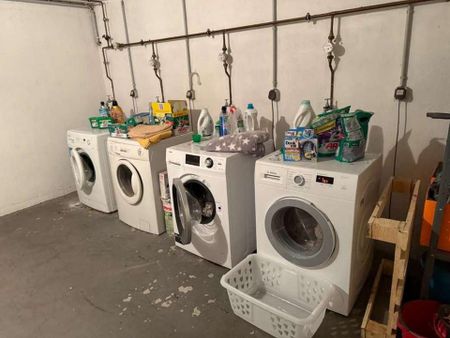 3 Zimmer, direkt am Puiseauplatz + Balkon + Carport + Einbauküche - Photo 5