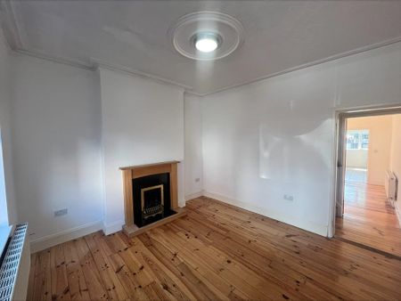 2 bedroom semi-detached house to rent - Photo 2