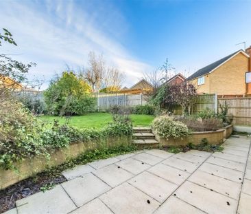 4 bed House - Detached To Let - Photo 1