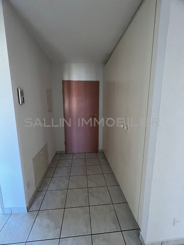 BEL APPARTEMENT DE 4 PIECES, EN SINGINE - Foto 4