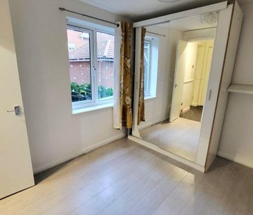 Mandeville Court, LONDON - Photo 1